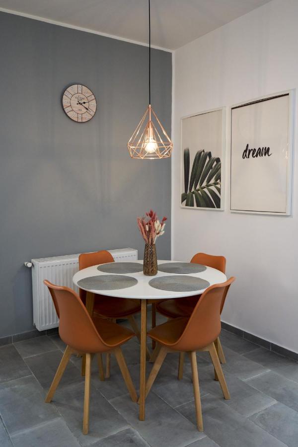 Modern Apartment In The Heart Of Bukarest Exterior foto