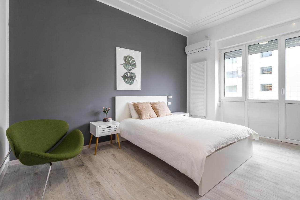 Modern Apartment In The Heart Of Bukarest Exterior foto